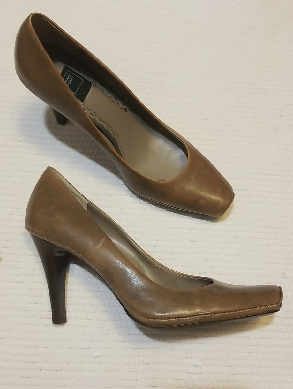 Hilary Radley Tarnished Taupe Brown Leather Mid-Heel Pumps